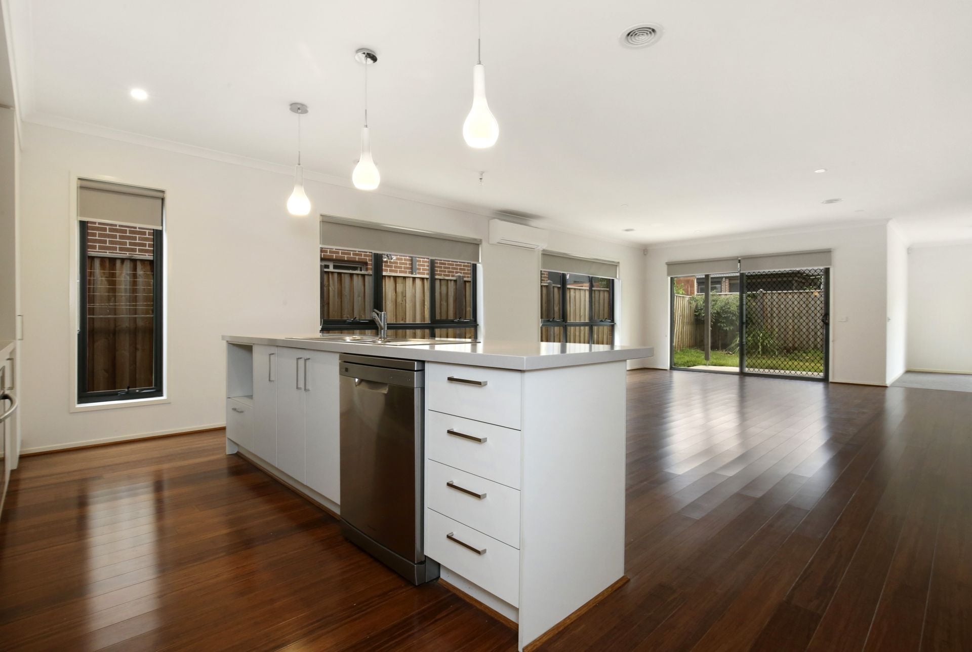 LOVELY LARGE FAMILY HOME