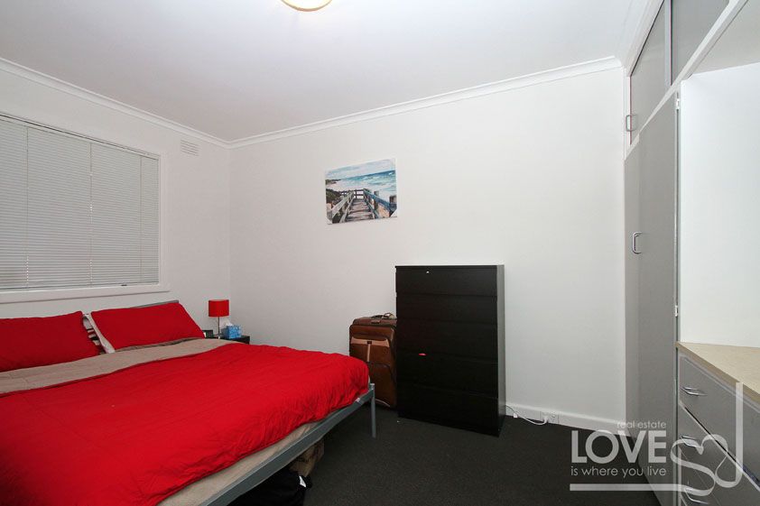 One Bedroom With Courtyard!