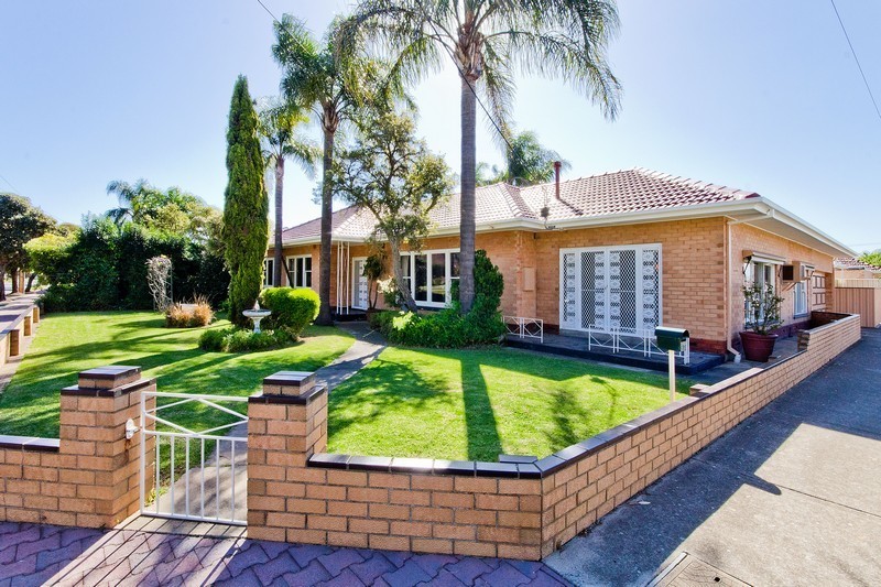 2 Nickels Avenue Park Holme 5043