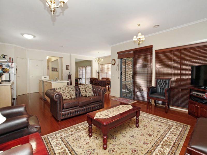 6 Claretown Avenue, Caroline Springs - Thumbnail 6