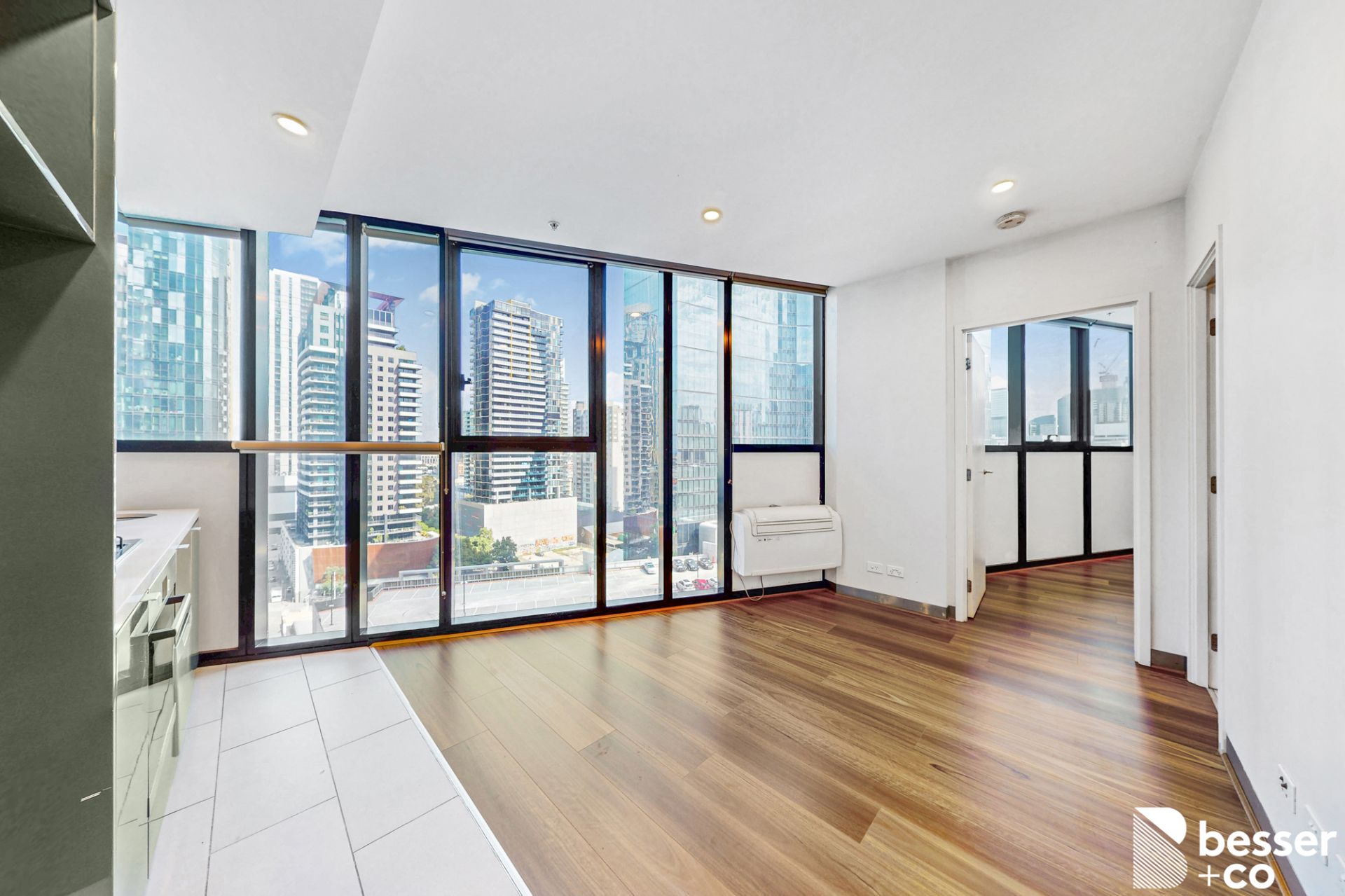 1405/33 Clarke Street, Southbank - Thumbnail 4