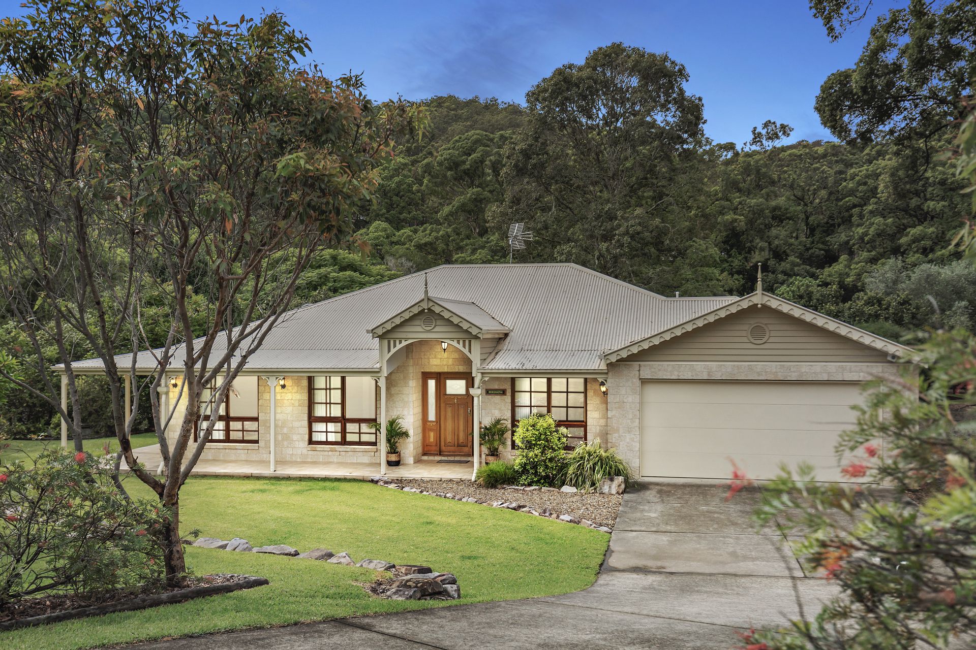 Real Estate For Sale 5 Waterfall Drive Wongawallan , QLD