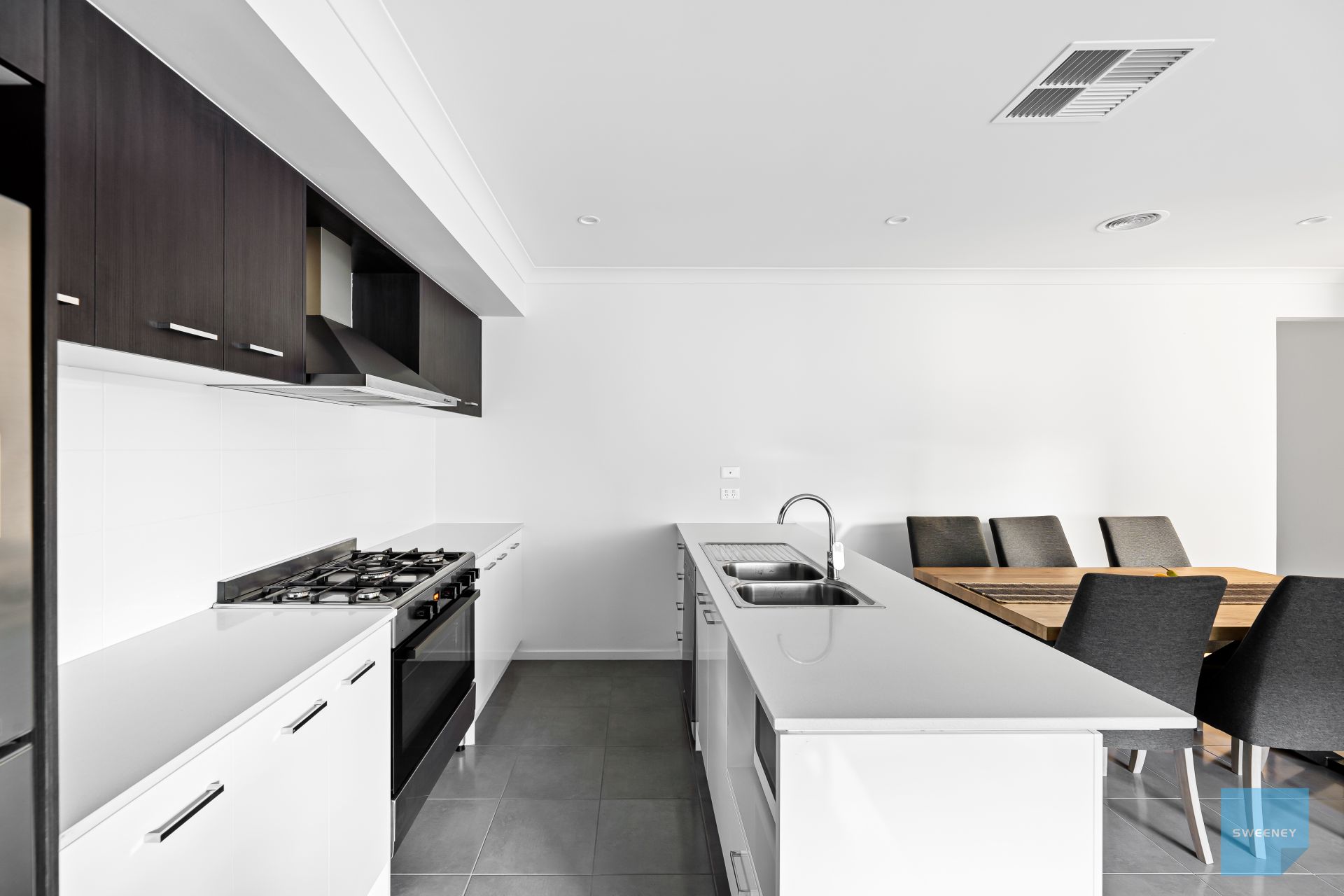 16 Banbury Road, Bonnie Brook - Thumbnail 4