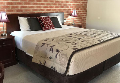 MOTOR INN FOR SALE - 4 STAR - CENTRAL WEST