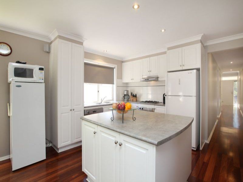 4 Hunts Cross Way, Caroline Springs - Thumbnail 3