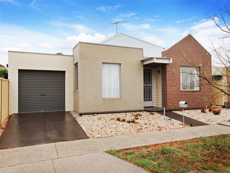 9 Tumbalong Street, Caroline Springs - Thumbnail 2