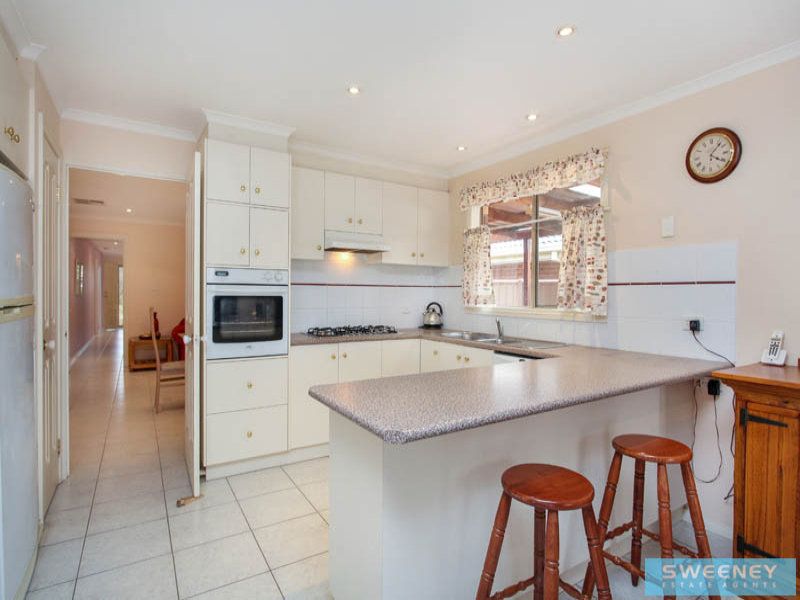 5 Girraween Place, Caroline Springs - Thumbnail 4