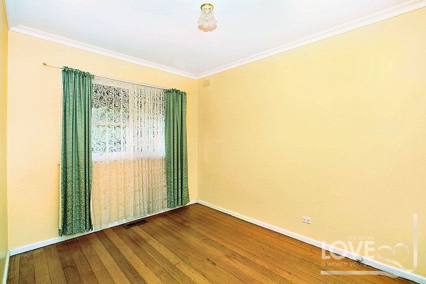 CONVENIENCE - EVERYTHING WITHIN WALKING DISTANCE!