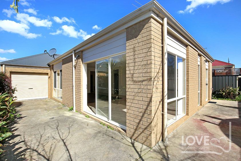 FAMILY HOME BURSTING WITH CHARM  *Insp Sat 26th Nov @ 12:25pm*