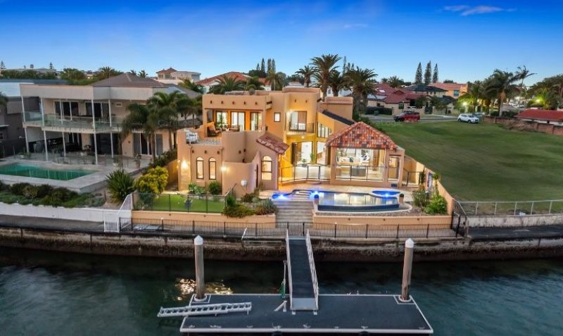 $ 5,200,000, Sovereign Islands - Thumbnail 4