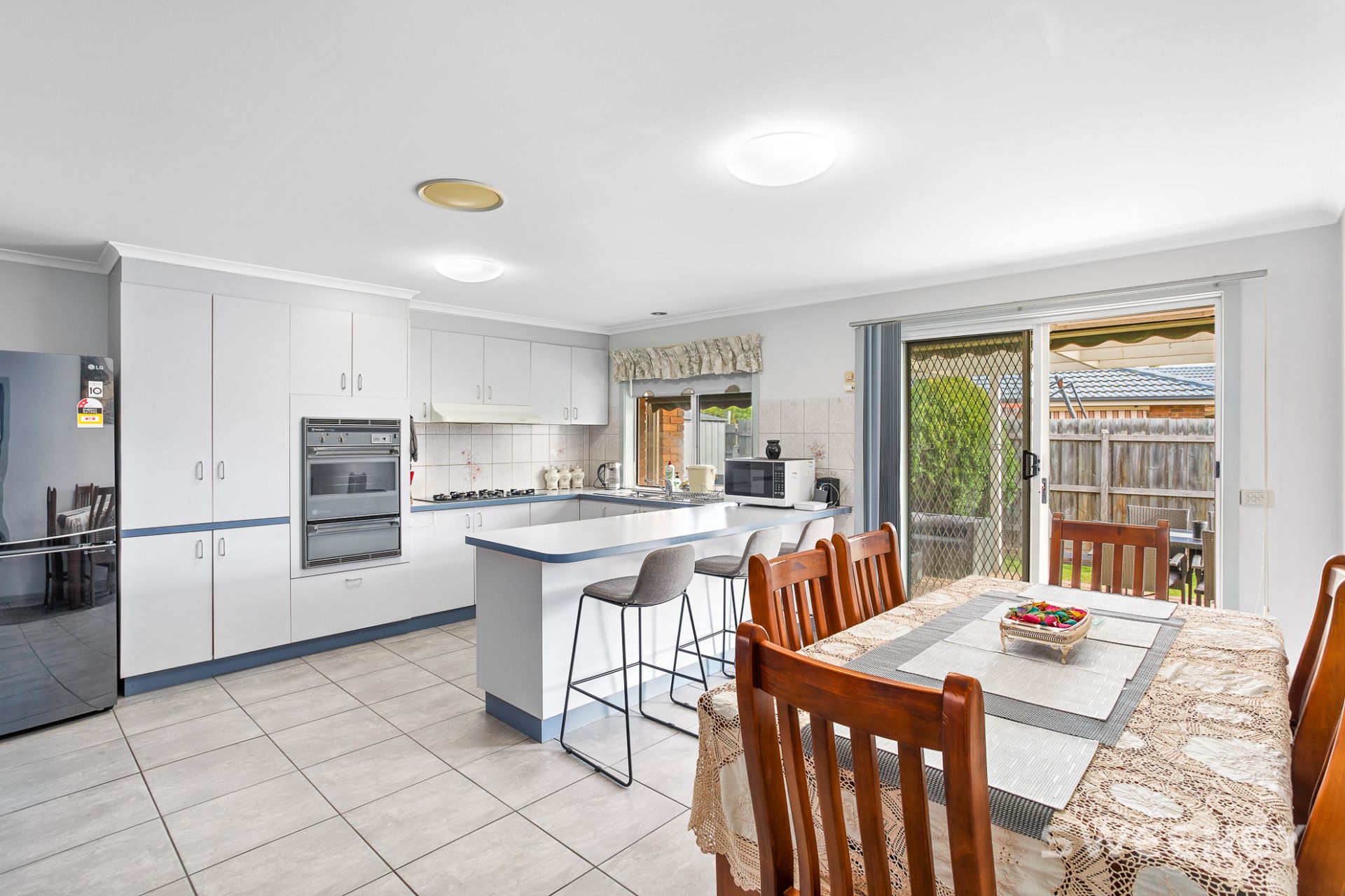 2/1 Eucalypt Court, Altona Meadows - Thumbnail 4