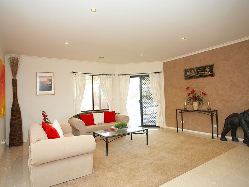 11 Portofino Crescent, Point Cook - Thumbnail 6