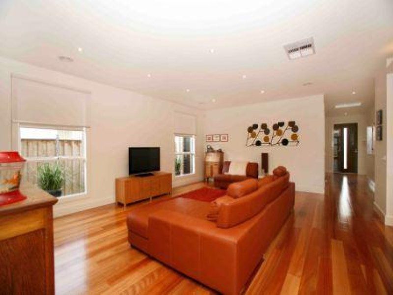 14 Riverglades Drive, Sanctuary Lakes - Thumbnail 6