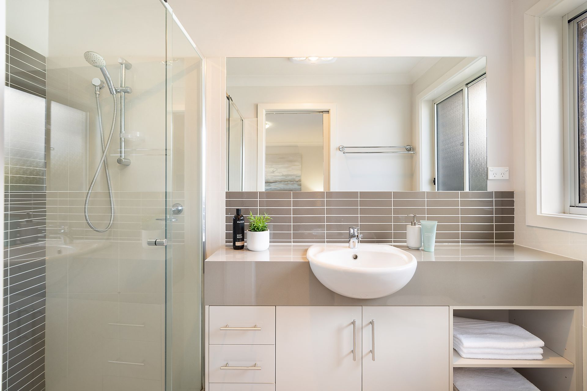 Real Estate For Sale 16 Gwen Meredith Loop Franklin , ACT