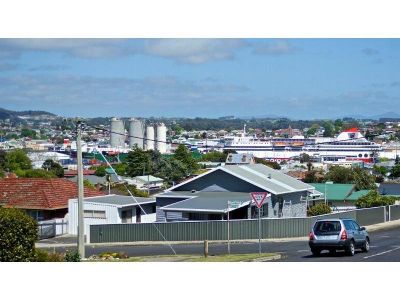 37 Thomas Street, EAST DEVONPORT, East Devonport - Thumbnail 3
