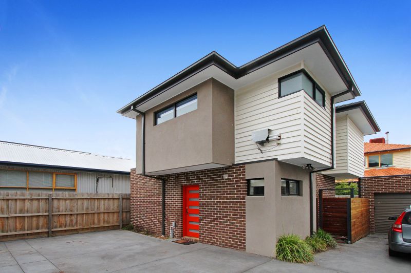 2/22 Maivary Lane, Northcote