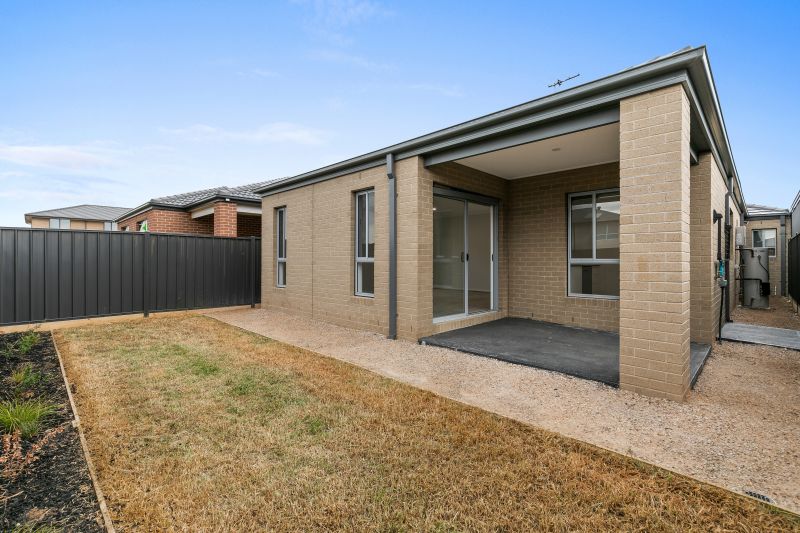43 Bluebottle Parade, Rockbank