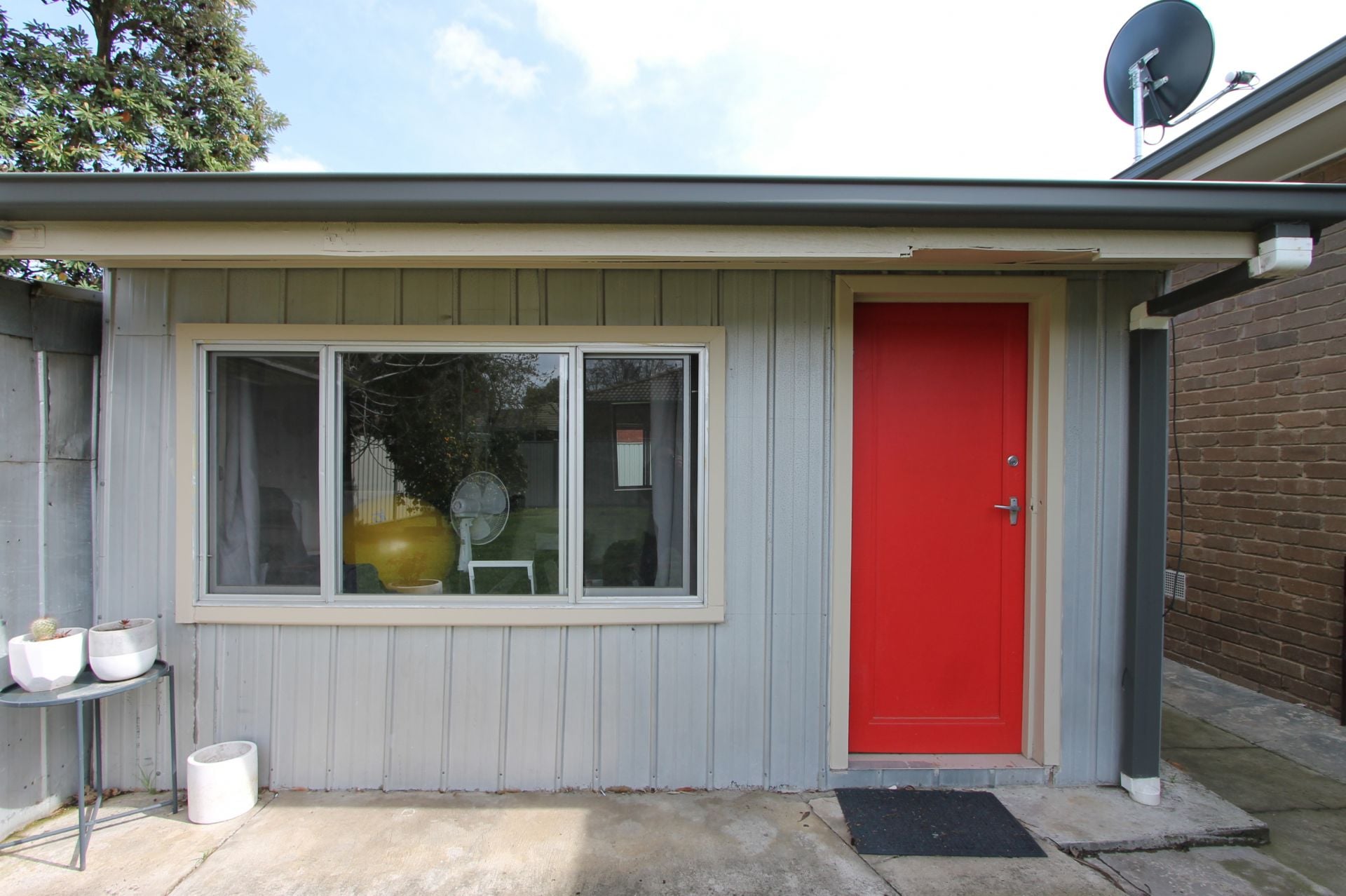 MUST SEE FAMILY HOME!