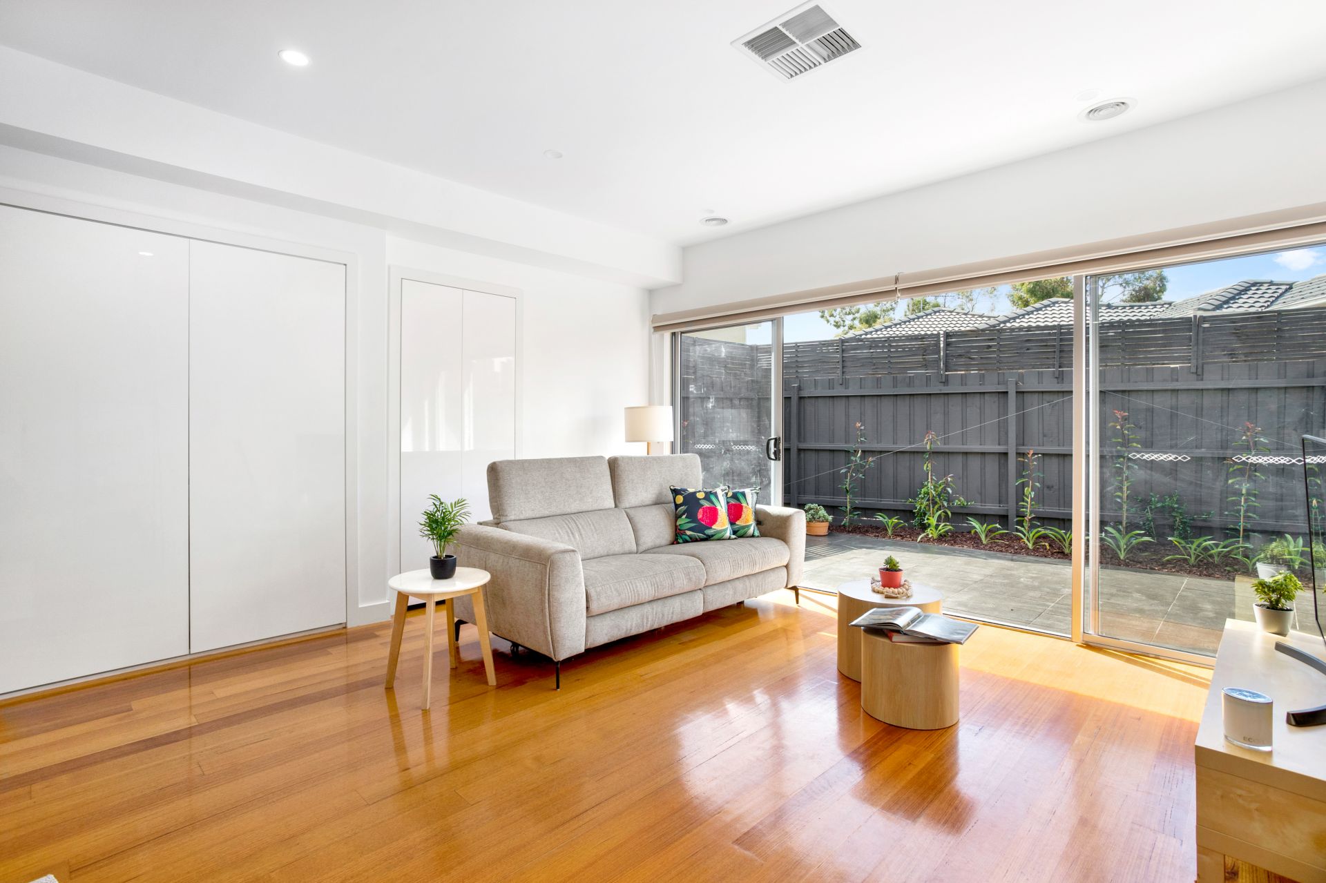 2/1 Joel Avenue, Altona North - Thumbnail 3