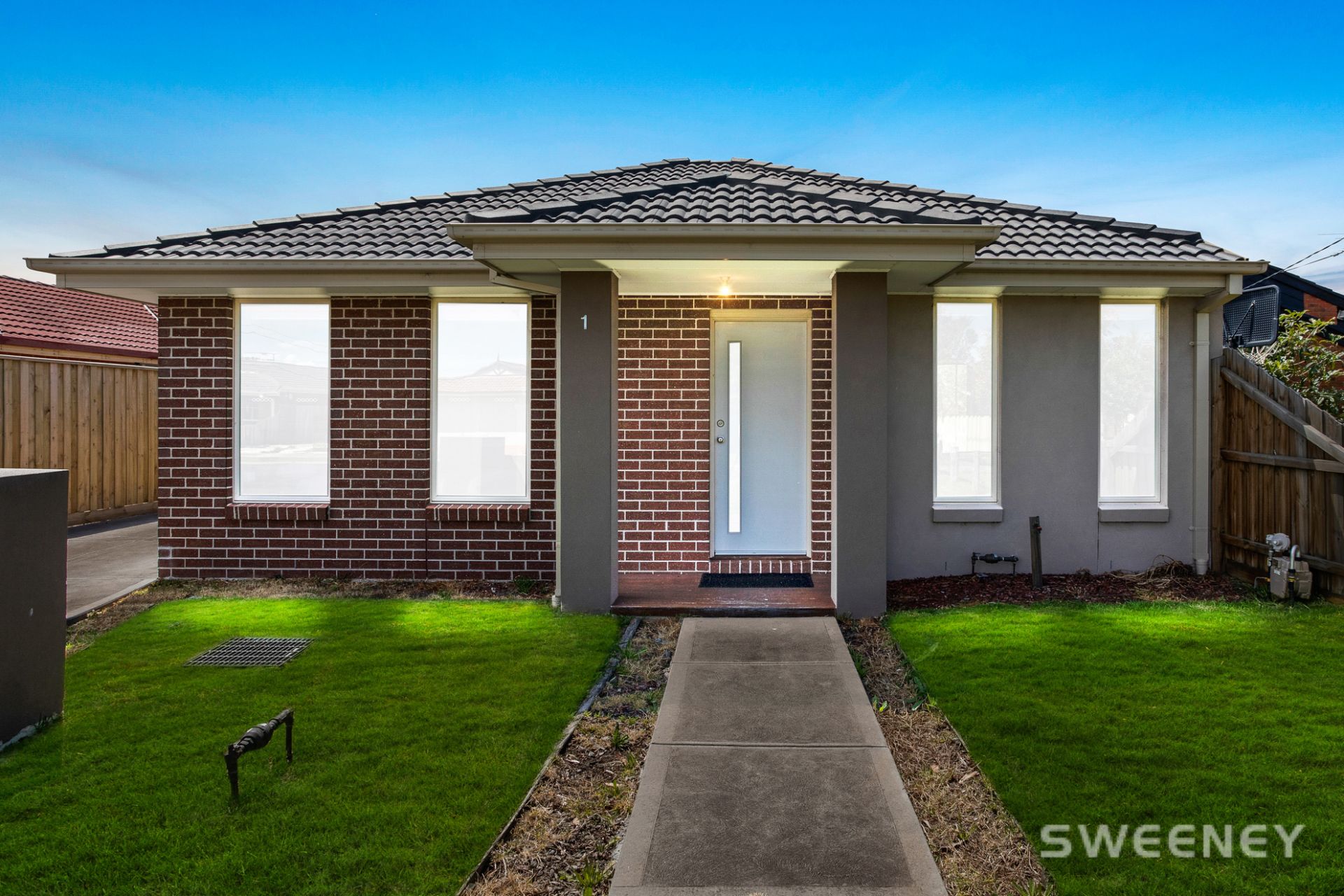 1/6 Burnett Court, Altona Meadows - Thumbnail 2