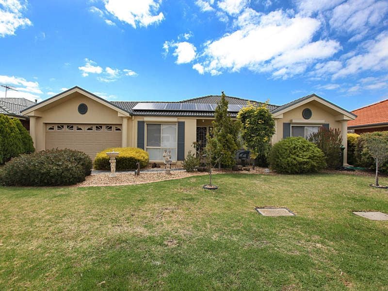 13 Heritage Court, Altona - Thumbnail 2
