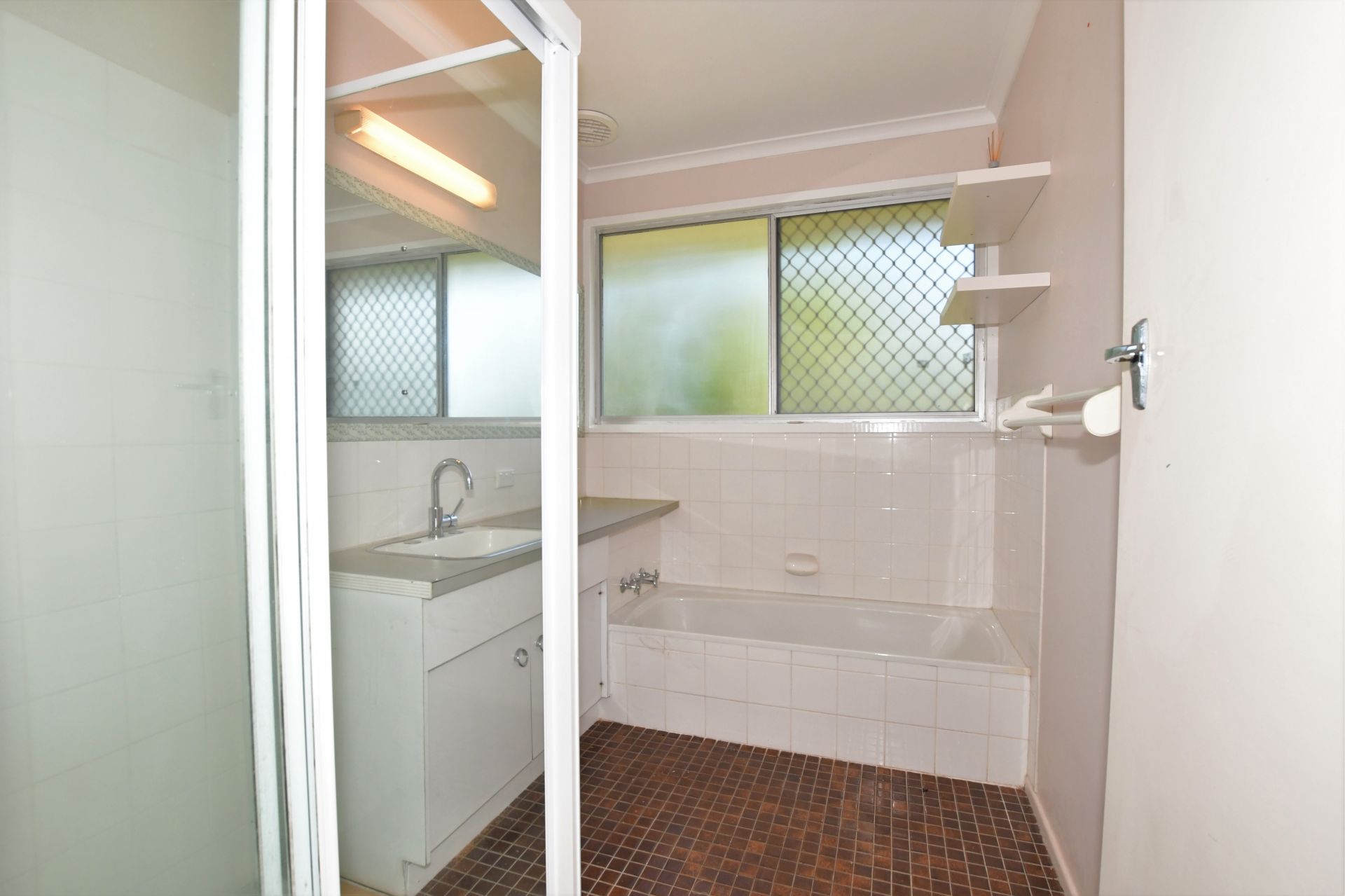 32 Innes Park Road, INNES PARK Four Walls Realty