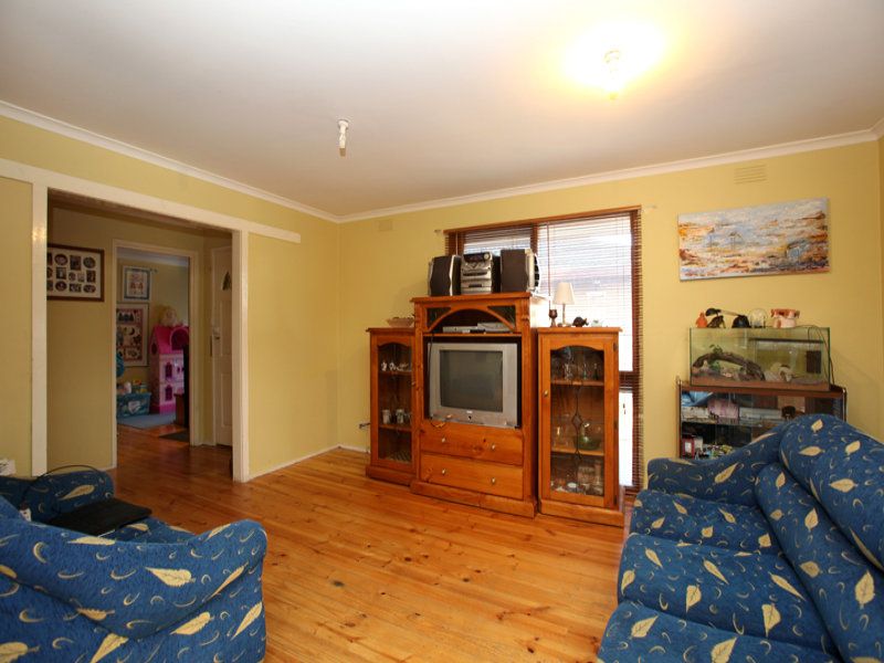 61 Rosebery Street, Altona Meadows - Thumbnail 4