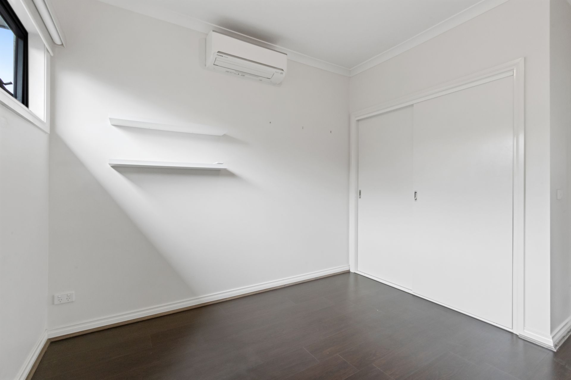 Modern 3-Bedroom Townhouse for Rent in Reservoir!