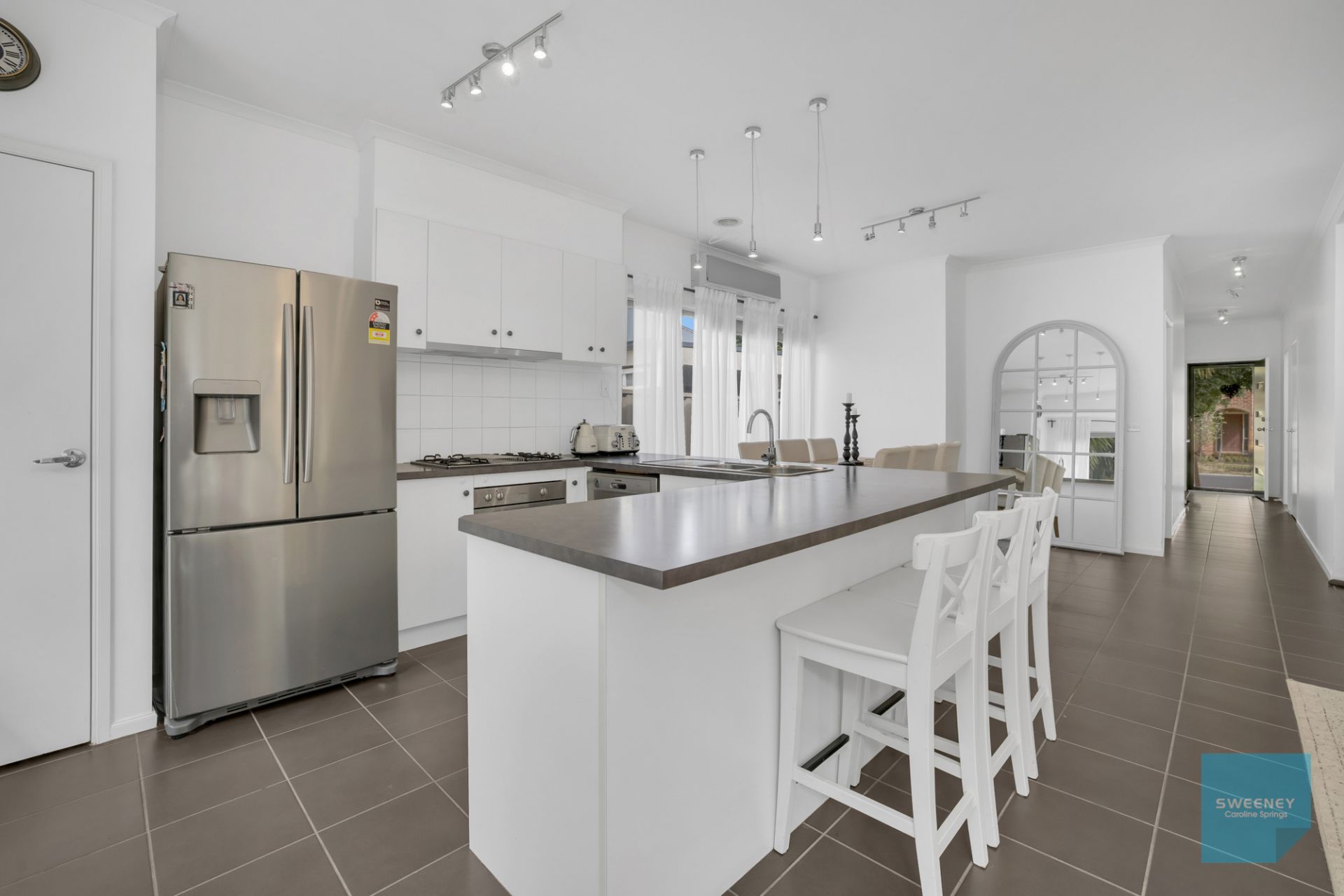 9 Matlock Street, Caroline Springs - Thumbnail 5