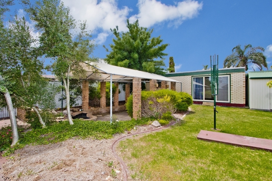 Real Estate For Sale 30 Kalina Avenue Para Vista , SA