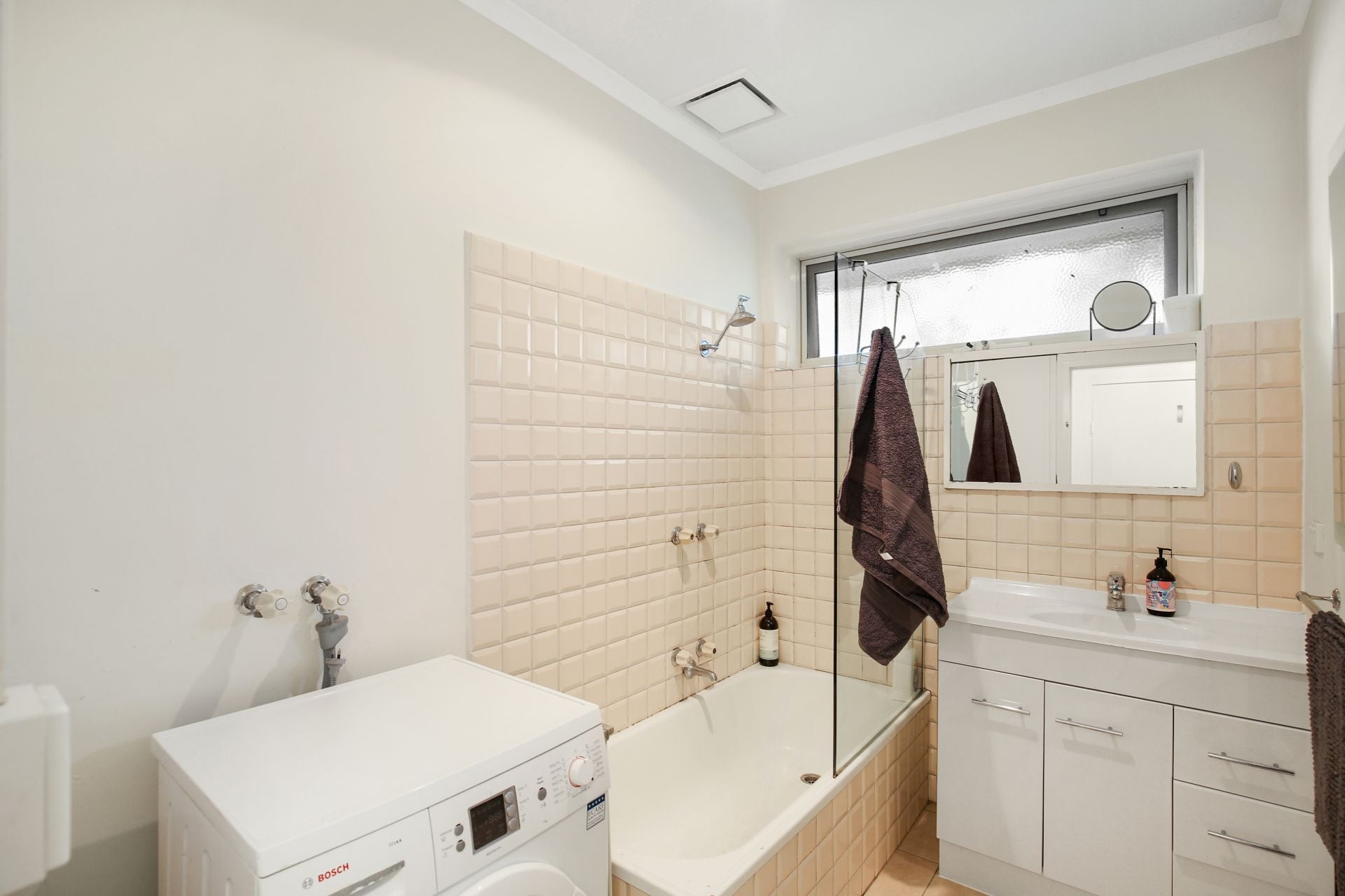 Modern 2-Bedroom Apartment for Lease