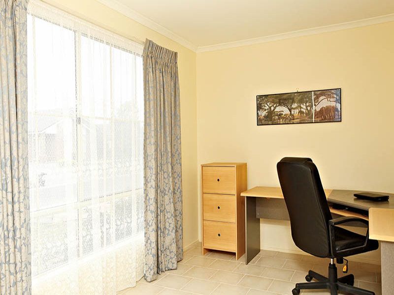 11 Springfield Close, Caroline Springs - Thumbnail 8