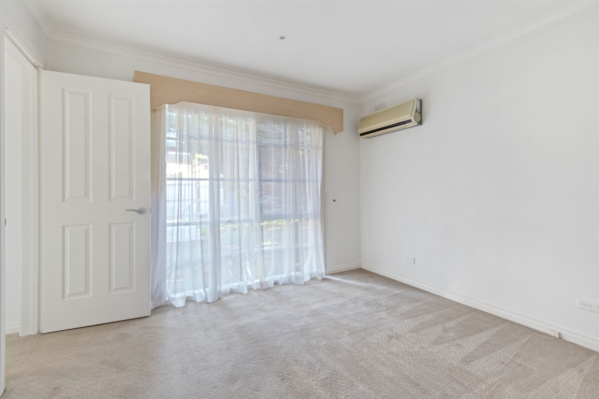 Beautifully Presented Family Home!