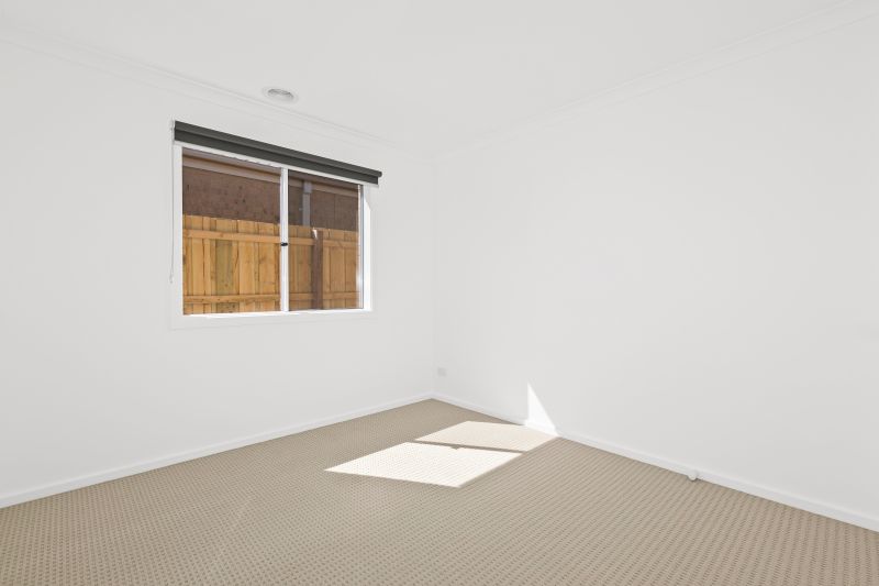 5 Tamworth Drive, Rockbank