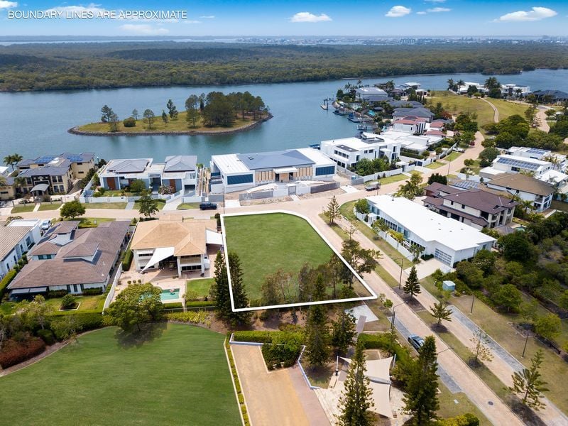 2101 The Circle, Sanctuary Cove - Thumbnail 3