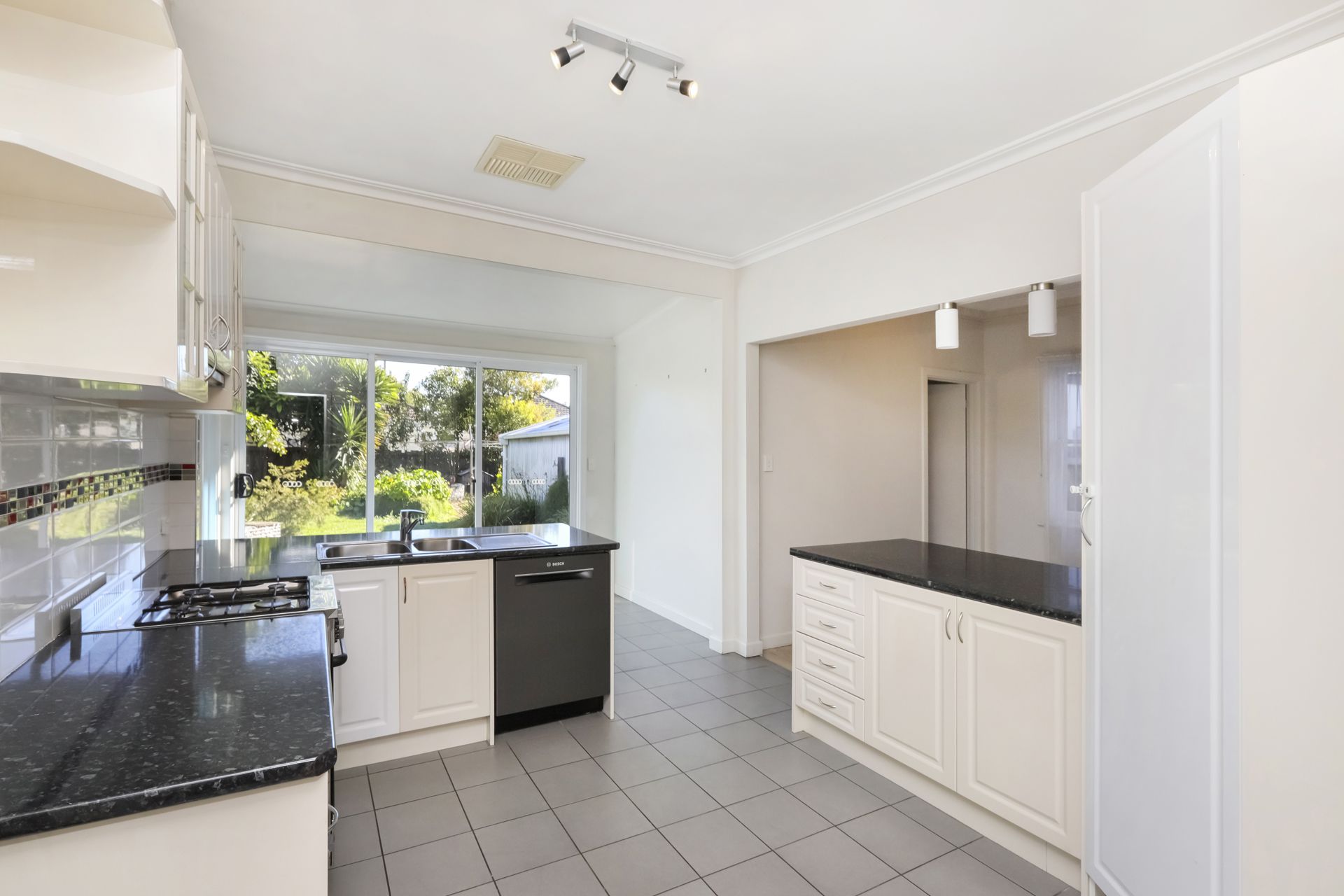 8 Sanderson Street Yarraville VIC, Yarraville - Thumbnail 4