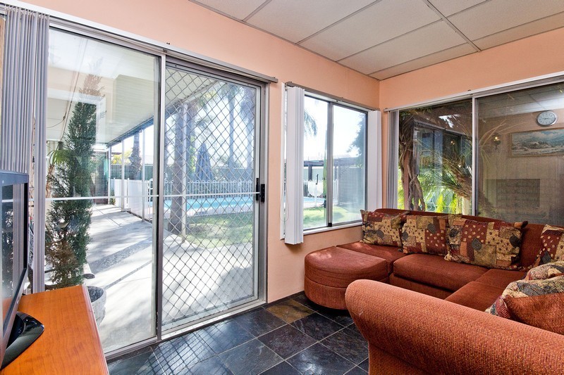 2 Nickels Avenue Park Holme 5043