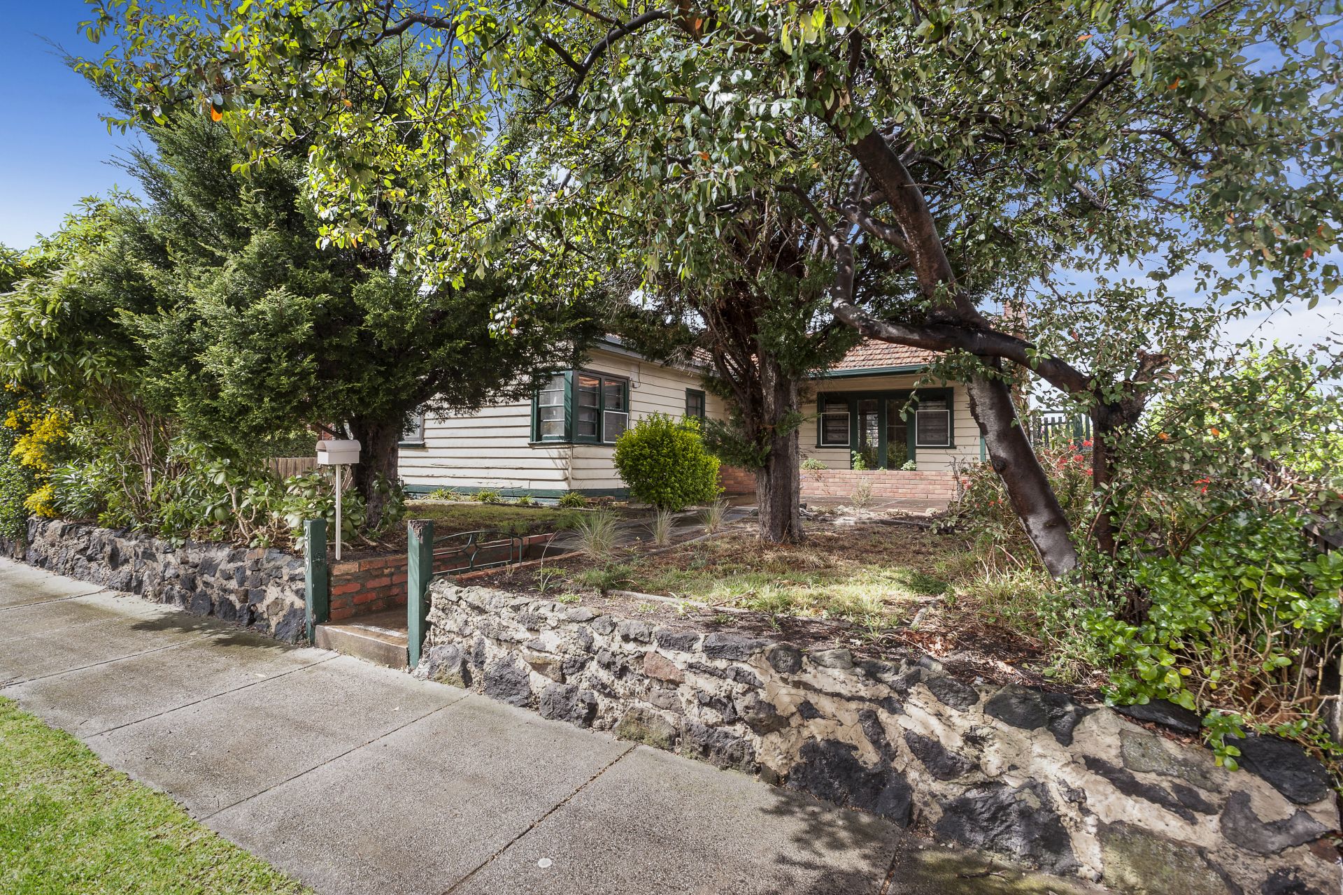 Real Estate For Sale 299 Station Street Fairfield , VIC