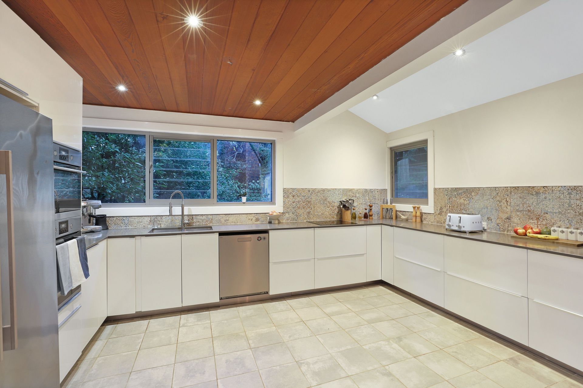 77 Washington Drive, Bonnet Bay, Bonnet Bay - Thumbnail 4