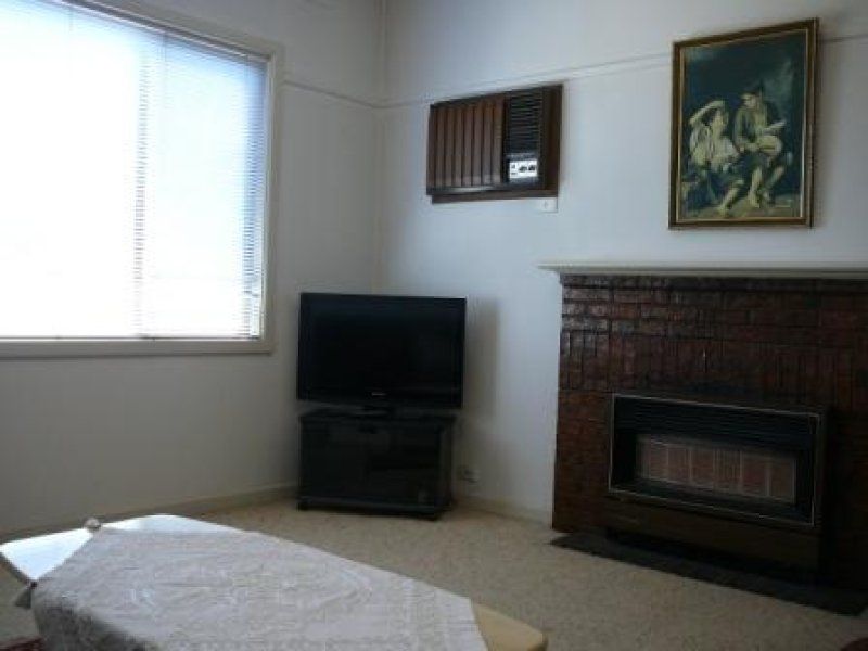 25 Eames Avenue, Brooklyn - Thumbnail 6