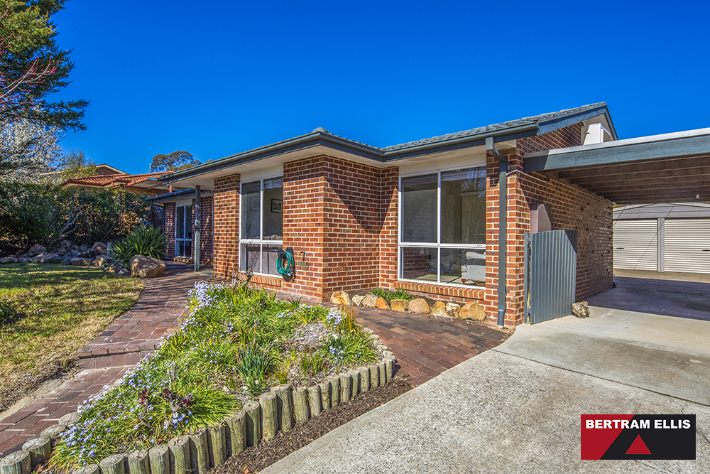 Real Estate For Sale 37 Rushbrook Circuit Isabella Plains , ACT