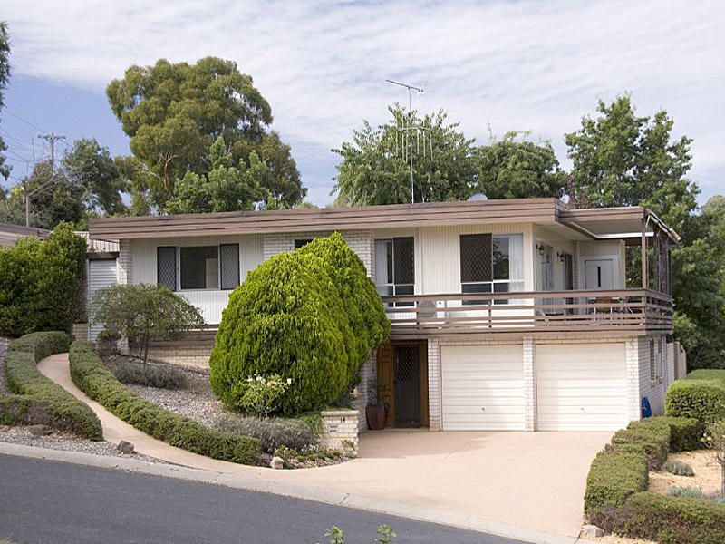 14 Martens Crescent, Weston - Thumbnail 2