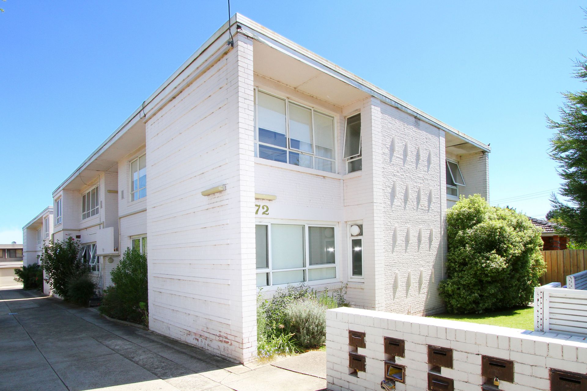 Secure One Bedroom Apartment!