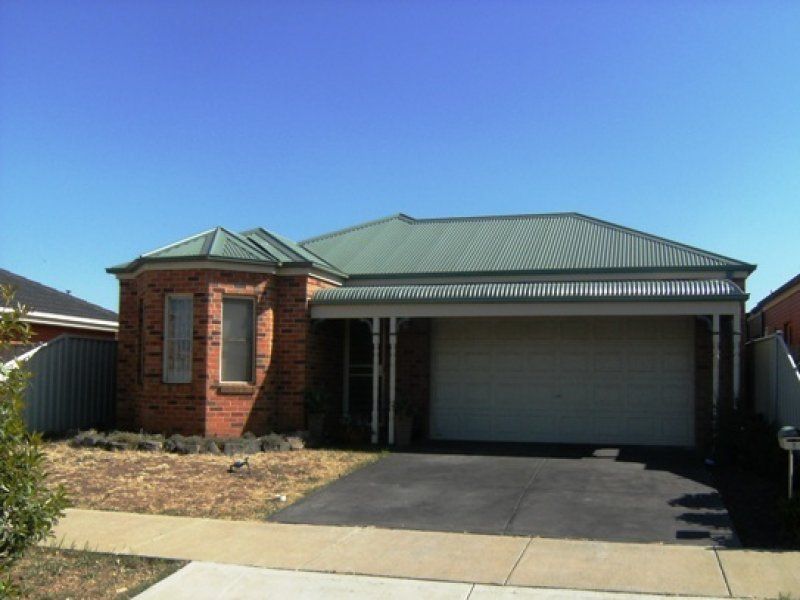 1 Springfield Close, Caroline Springs - Thumbnail 2