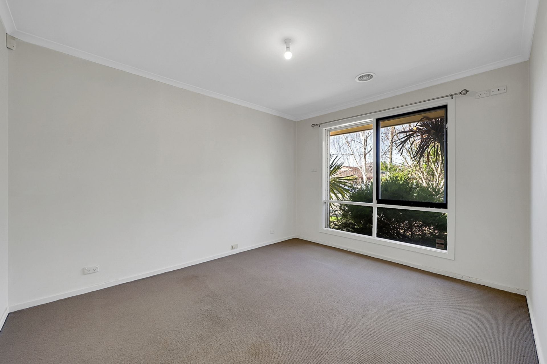PRESENTABLE FAMILY HOME