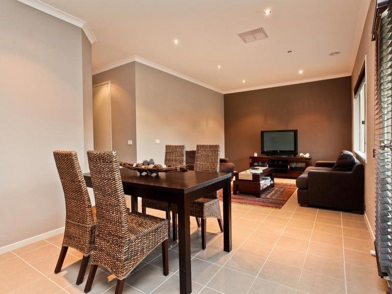 5 Anna Maree Place, Caroline Springs - Thumbnail 4
