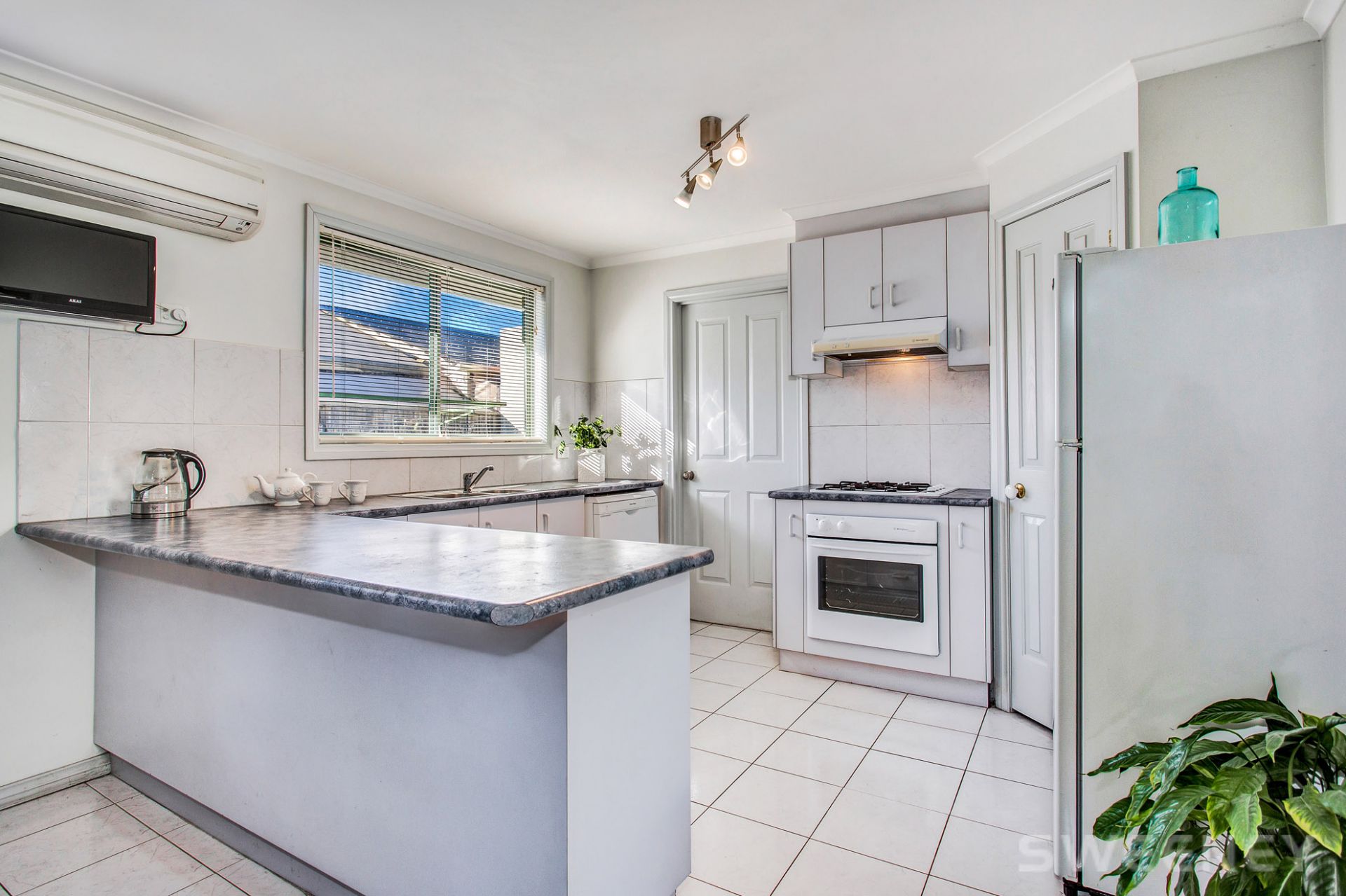 2/49-51 May Avenue, Altona Meadows - Thumbnail 5