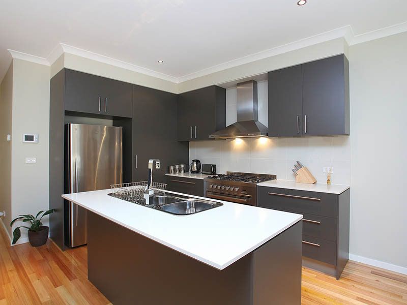 8/10-12 Kooyong Way, Caroline Springs - Thumbnail 3