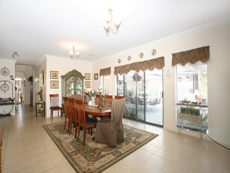 7 Lonsdale Court, Caroline Springs - Thumbnail 5