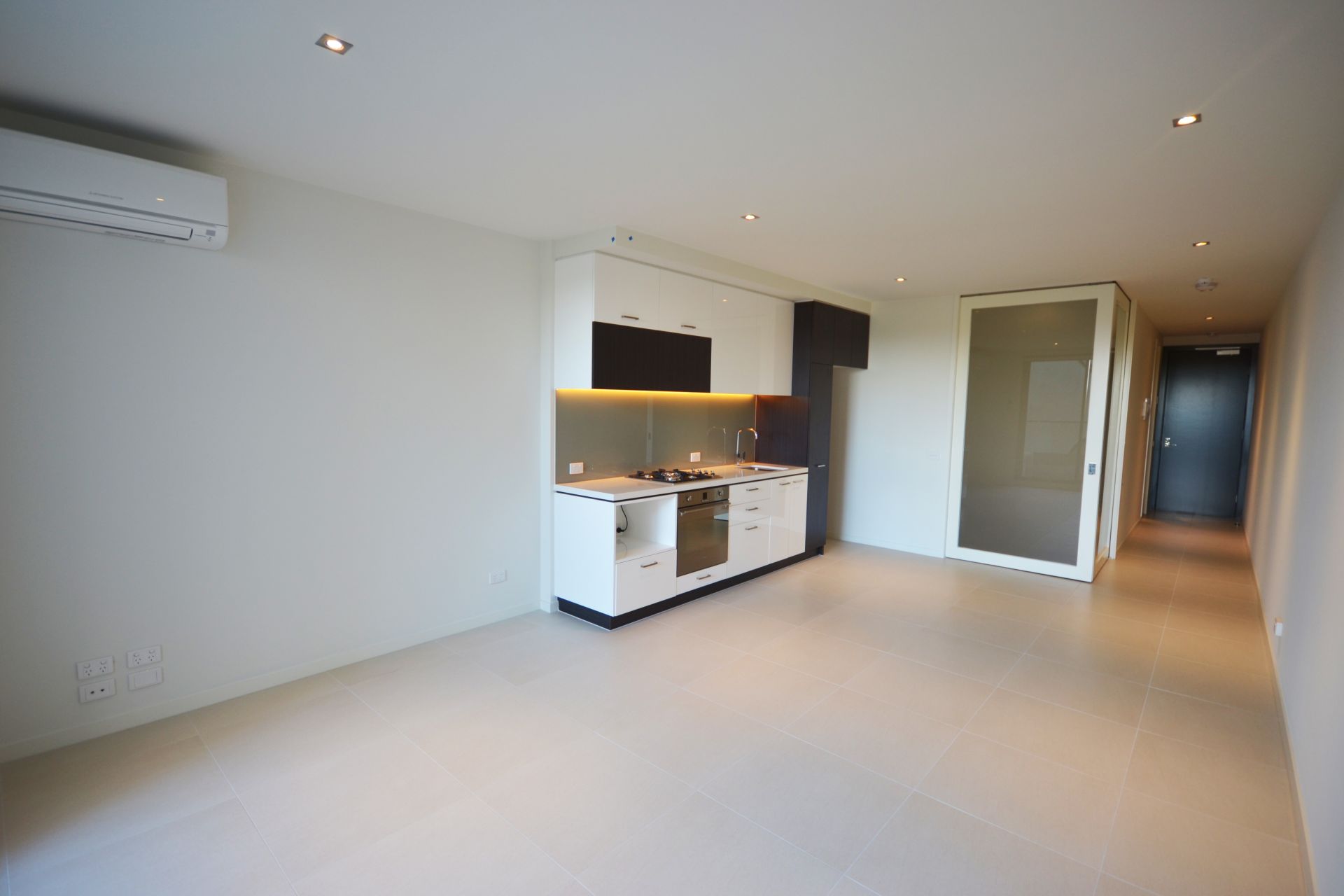 ENJOY VIBRANT LIFE STYLE IN A PRIME LOCATION